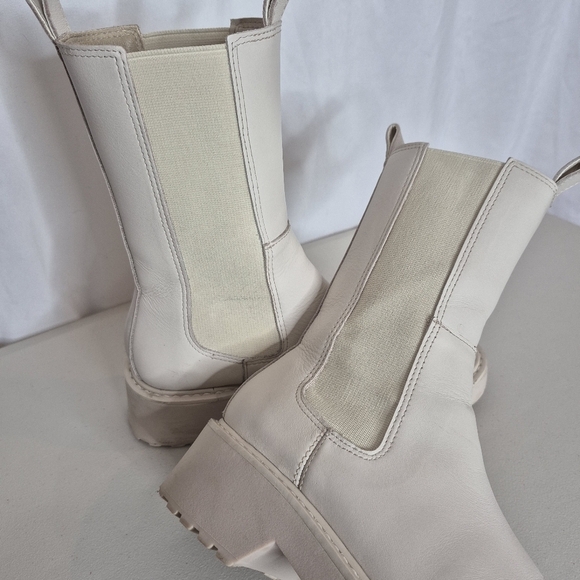 Steve Madden Women's Yairy Leather Lug Sole Chelsea Boots in Bone - Size 6.5 - Picture 9 of 16